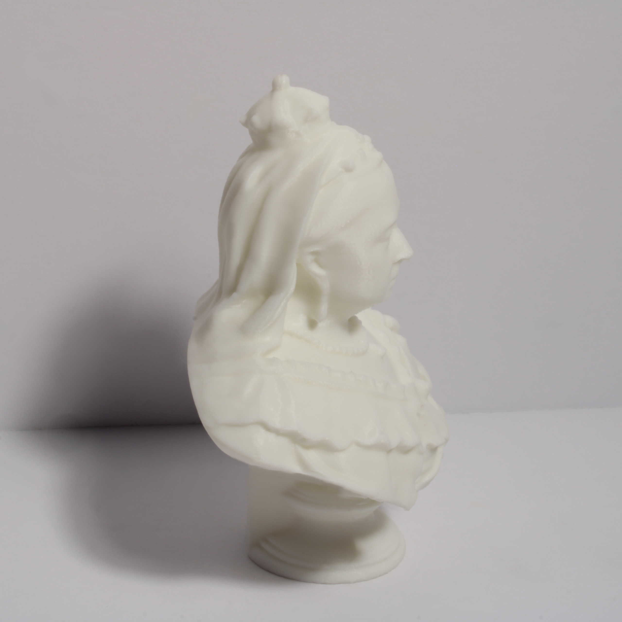 Queen Victoria Bust - of the House of Hanover - 4 Inches - Image 3